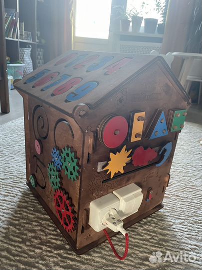 Бизиборд домик