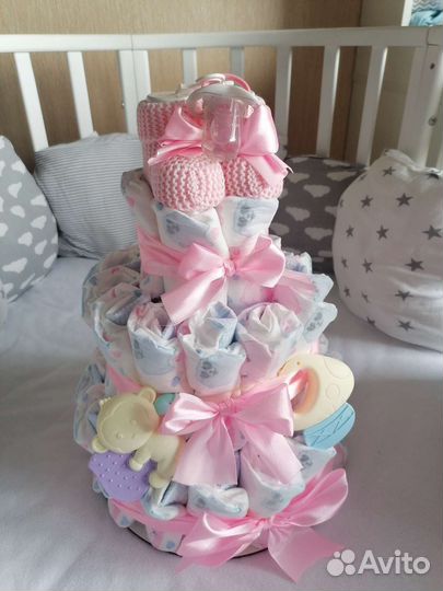 Торт из памперсов, букеты из детского питания