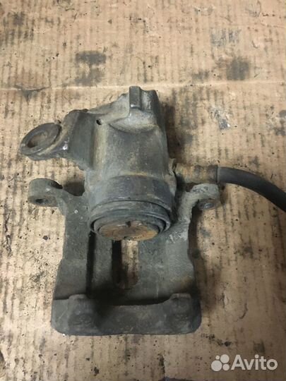 VW Golf 3 \ Passat B3;B4 суппорт задний и другое