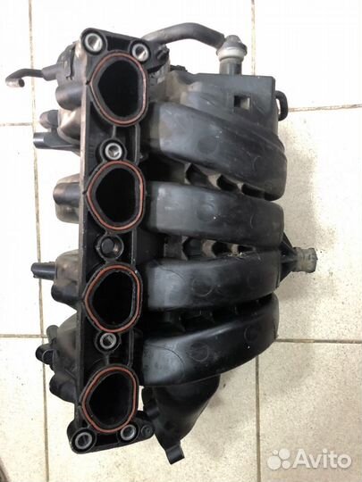 Коллектор впускной Opel Astra H седан 1.6 2011