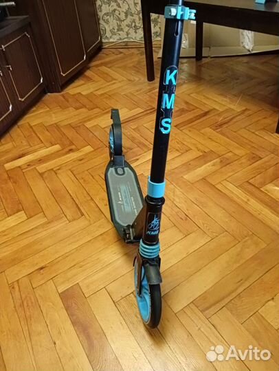 Самокат KMS
