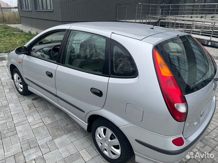 Nissan Almera Tino 1.8 МТ, 2001, 200 000 км