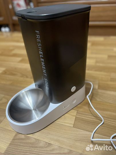 Автоматическая кормушка для кошек и собак