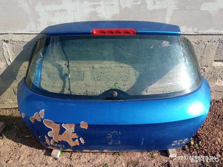 Крышка багажника peugeot 308