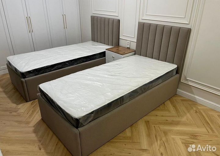Кровать двухспальная в наличии и на заказ. Доставка