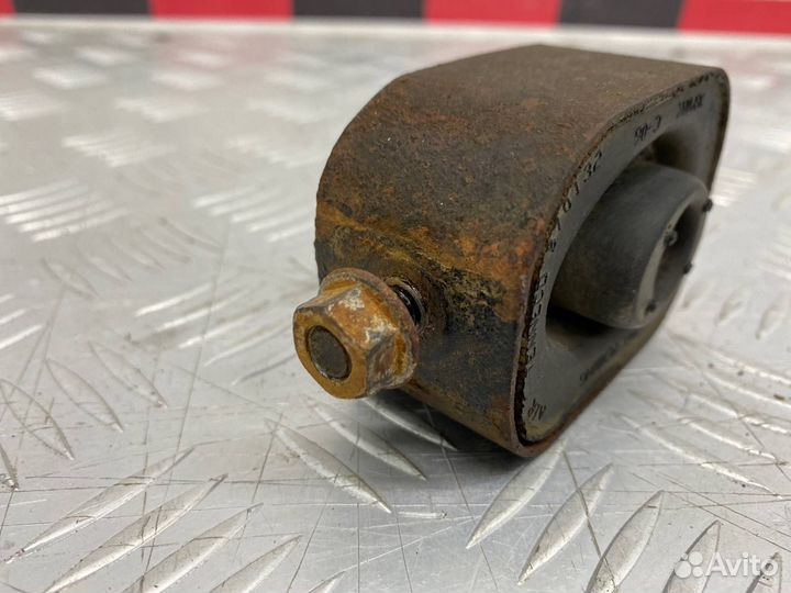 Б/У подушка глушителя (крепления, кронштейн