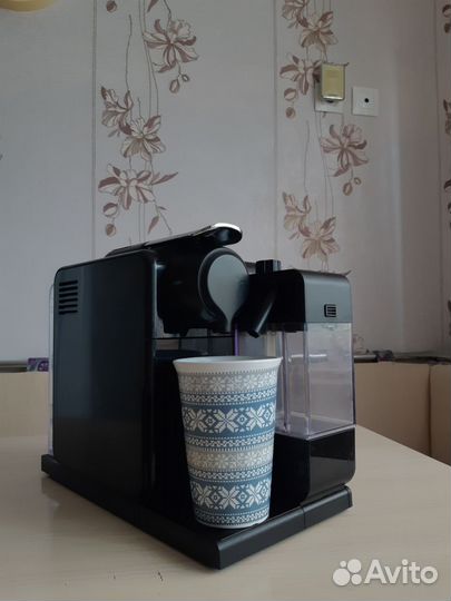 Кофемашина De'Longhi Nespresso Lattissima Touch