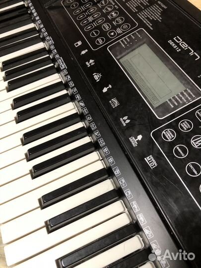 Синтезатор denn612