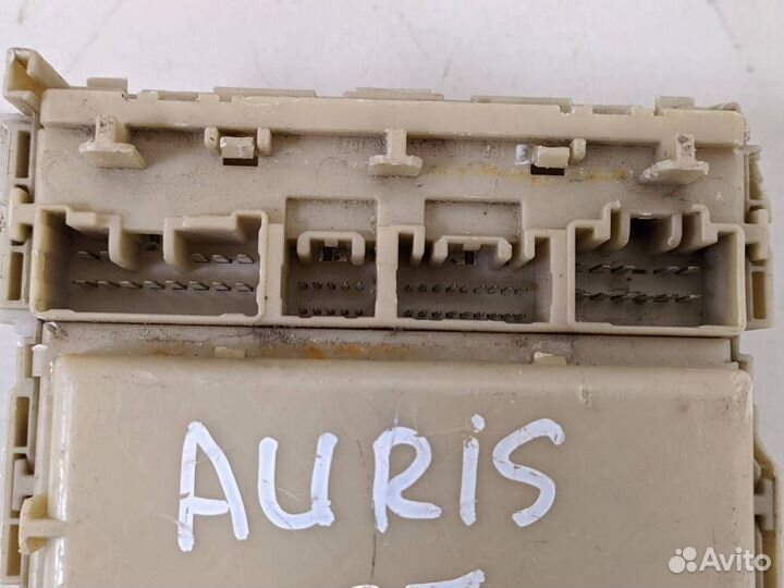 Блок предохранителей Toyota Auris E150 2006-2012