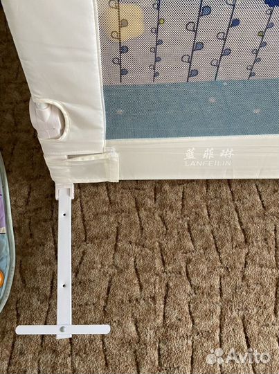 Защитный борьер для кровати