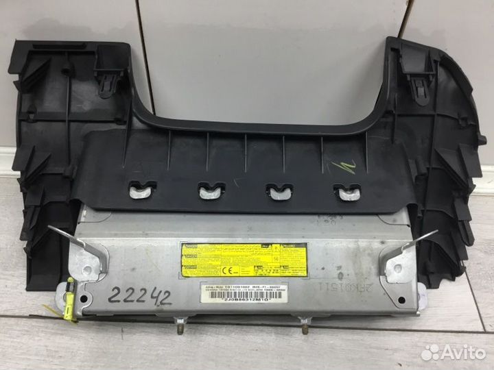 Подушка безопасности в колени Toyota Auris хэтчбек