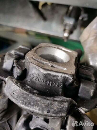 Сайлентблоки заднего подрамника перед w220 AMG нов