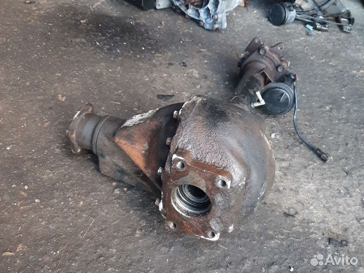 Редуктор переднего моста Исузу Трупер 3.1D