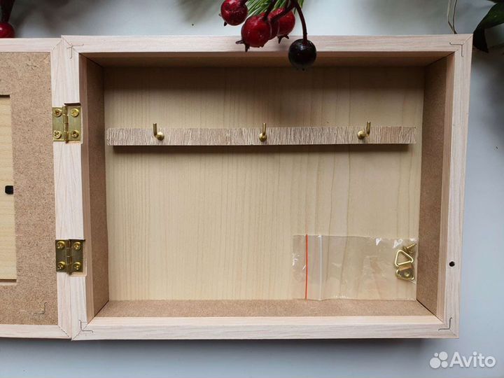 Ключница настенная