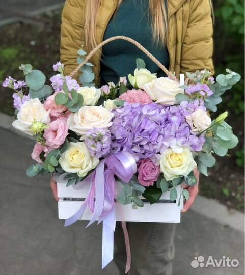 Букеты и композиции с розами и пионами. Доставка