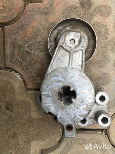 Натяжитель ремня Volkswagen Tiguan 1.4 турбо