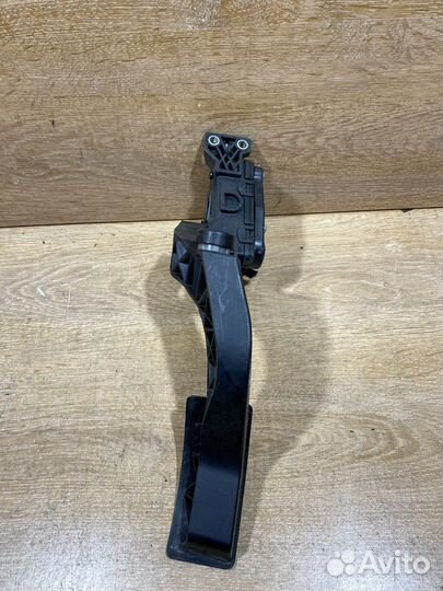 Педаль газа Volkswagen Passat B5 301022
