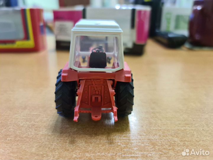 Модель трактора 1 43. Мтз 82 