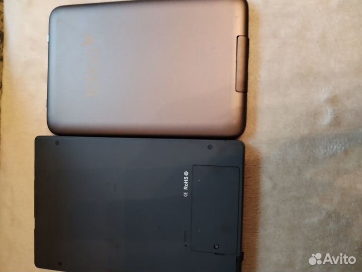 Два ридера LBook и Tolino