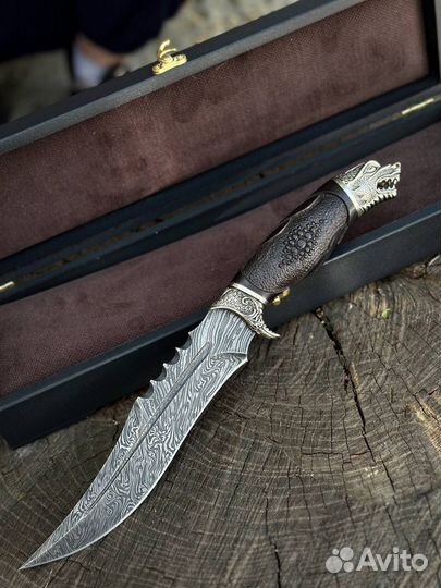 Нож из дамасской стали