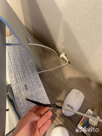 Продам iMac (27-inch, 2011)