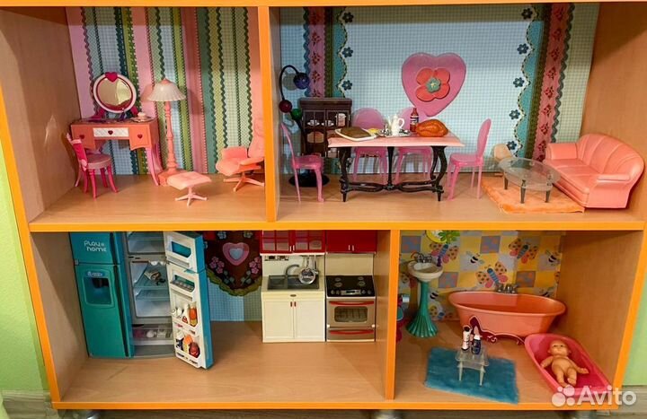 Большой кукольный домик