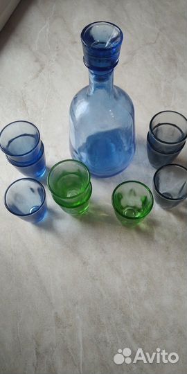 Набор: графин и рюмки из цветного стекла