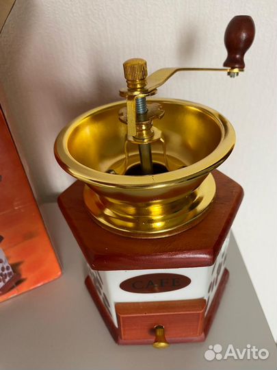 Кофемолка ручная новая