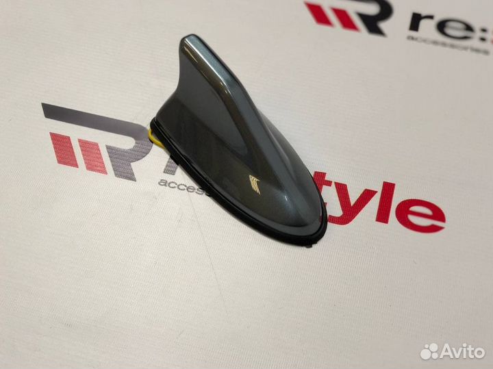 Антенна плавник на крышу Subaru D725