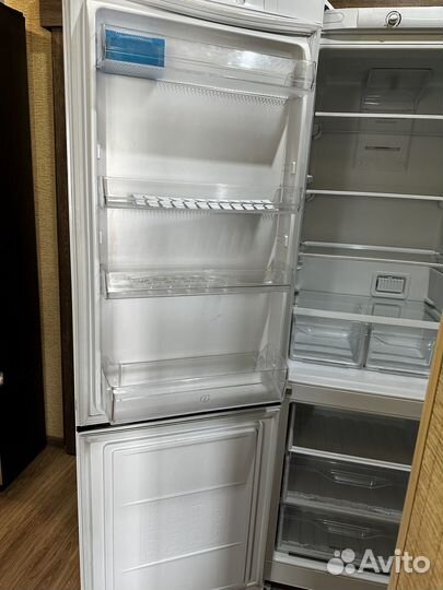 Холодильник бу indesit