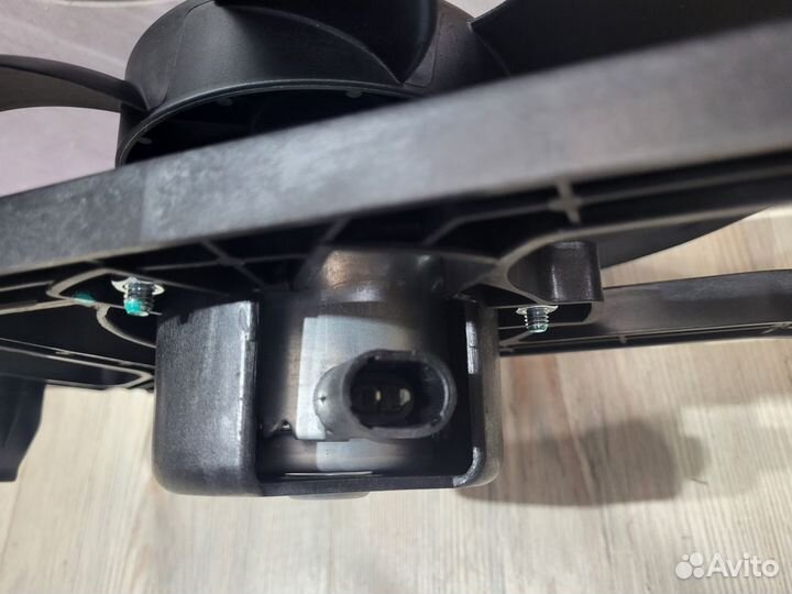 Вентилятор радиатора охлаждения двигателя диффузор