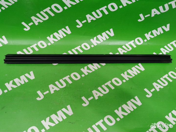 Уплотнитель стекла Mitsubishi Outlander