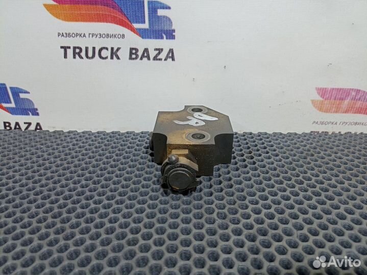 1670900 Клапан топливный обратный