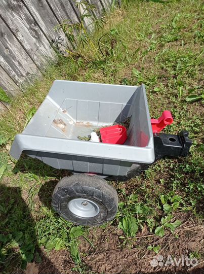 Трактор детский педальный