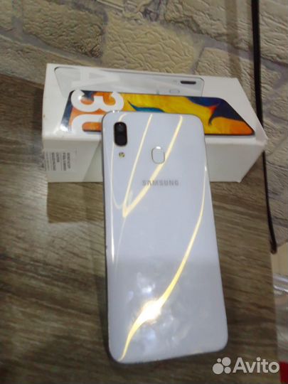 Samsung Galaxy A30, 3/32 ГБ