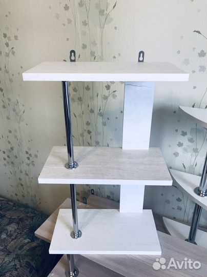 Настенная полочка