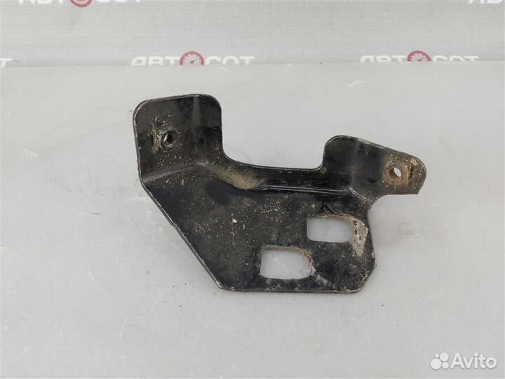 Кронштейн бампера передний лев Audi 100 (C4) 199