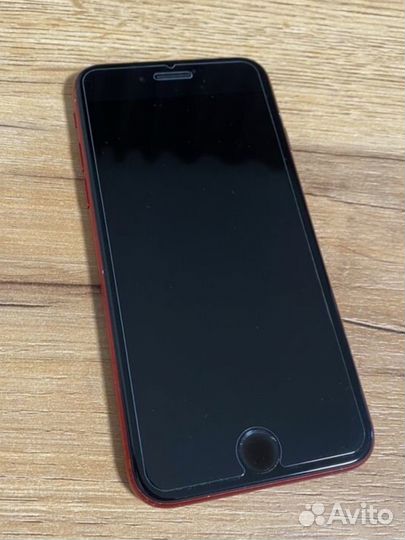 iPhone SE, 64 ГБ