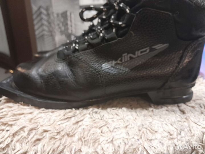 Лыжные ботинки 37,40,42 размеров