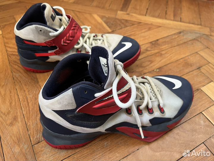 Баскетбольные кроссовки женские