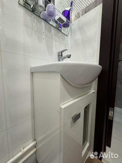 Раковина с тумбой