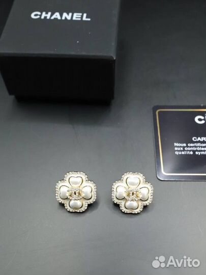 Серьги Chanel с жемчугом