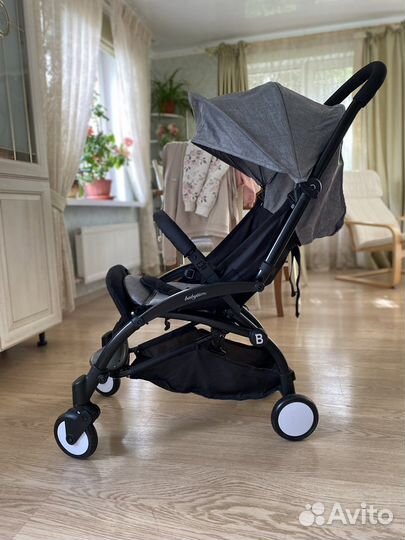 Прогулочная коляска новая