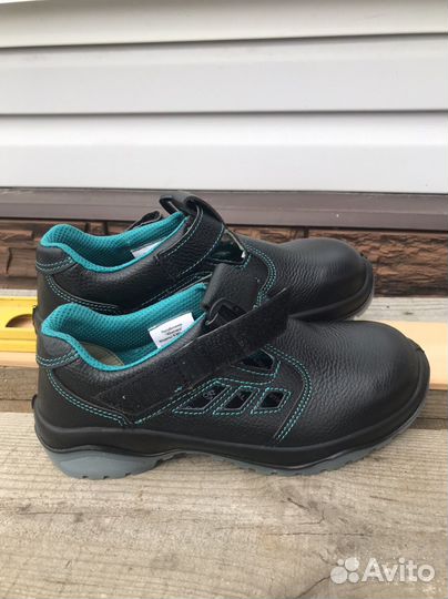 Ботинки рабочие с носком из металла