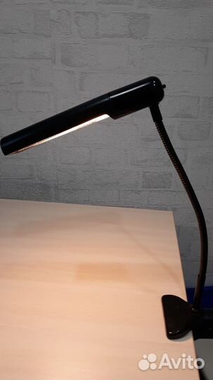 Лампа настольная на прищепке