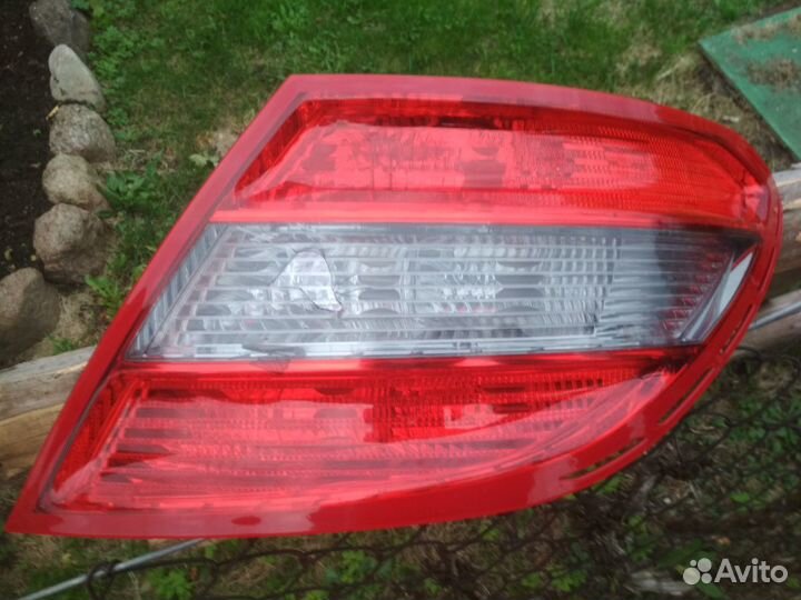 Оптика на Мерседес С класса