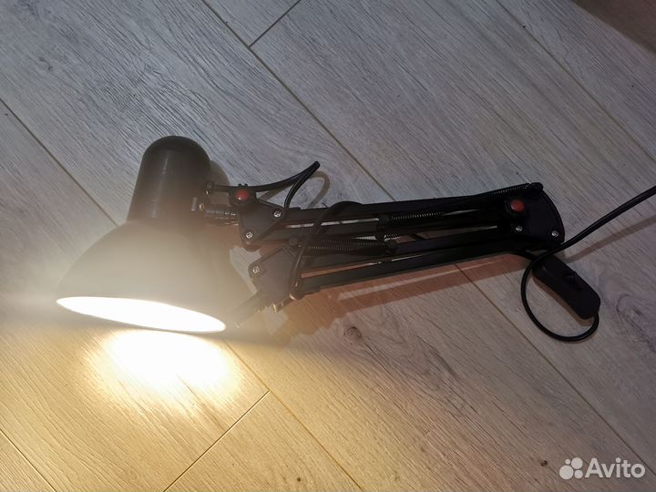 Лампа настольная