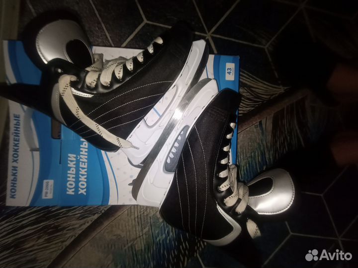 Коньки хоккейные 43 размер