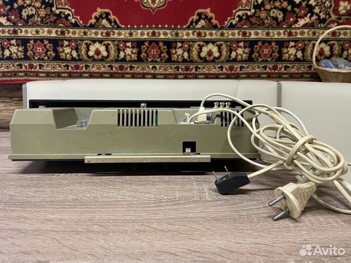 Трехпрограммный приемник с электронными часами