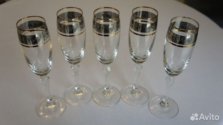 Бокалы, фужеры, рюмки